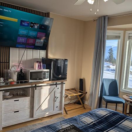 Salish B&B And Spa Вест-Келоуна Экстерьер фото