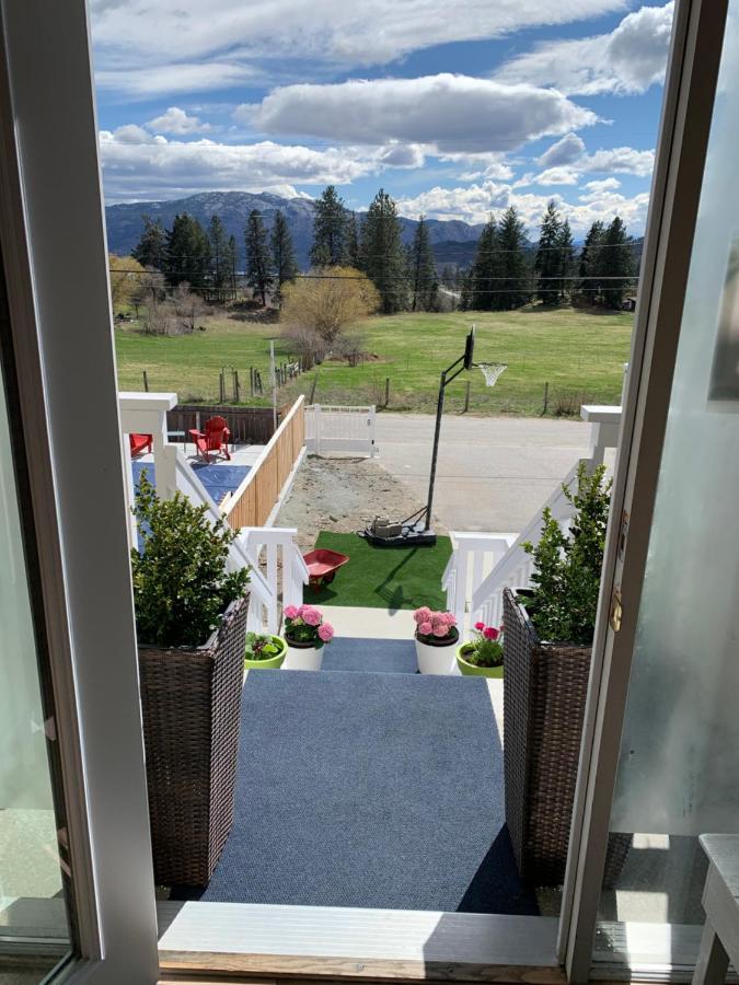 Salish B&B And Spa Вест-Келоуна Экстерьер фото