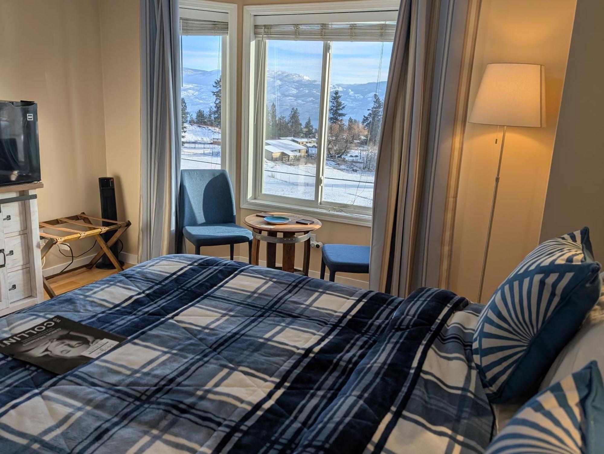 Salish B&B And Spa Вест-Келоуна Экстерьер фото