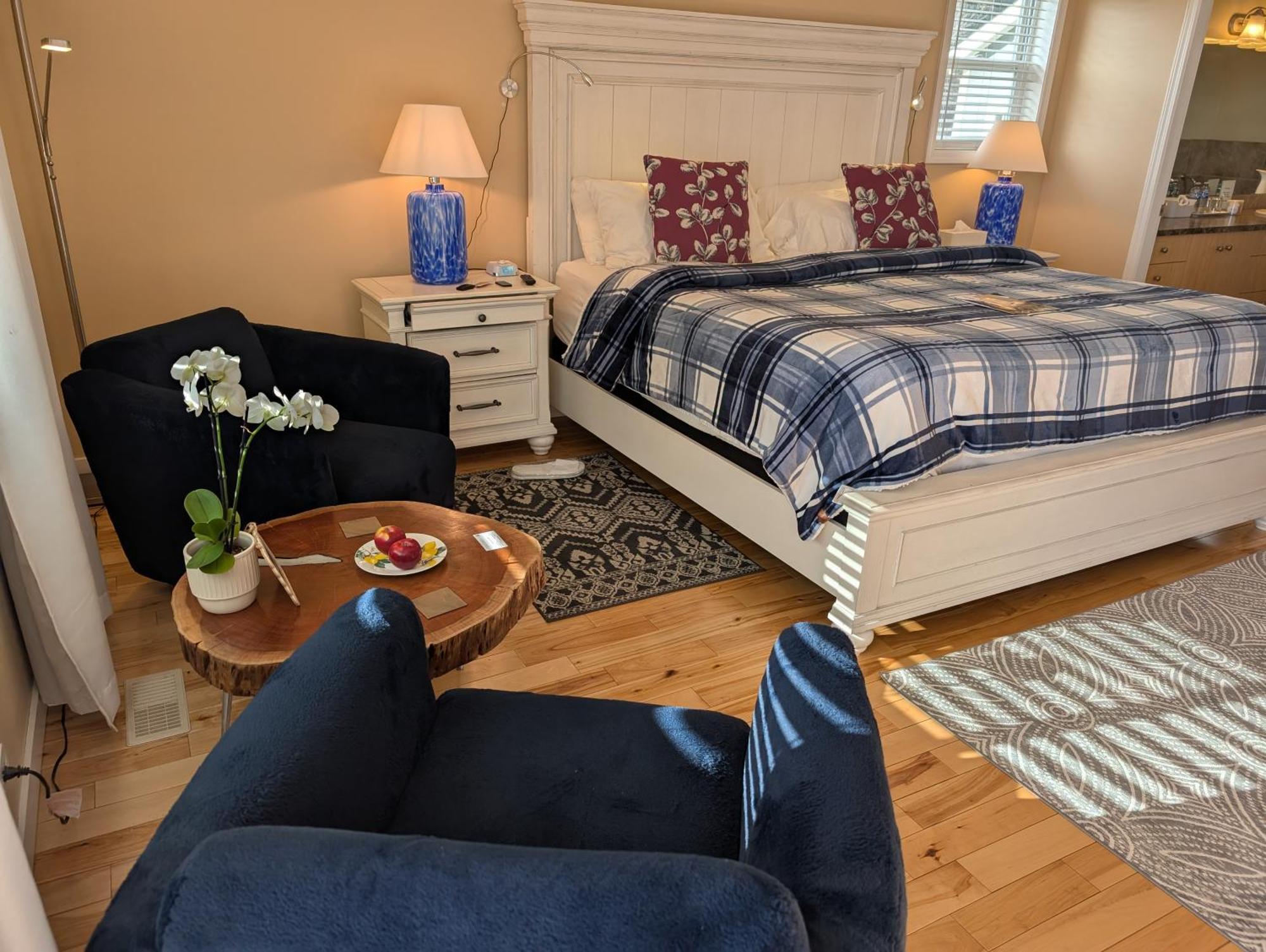 Salish B&B And Spa Вест-Келоуна Экстерьер фото