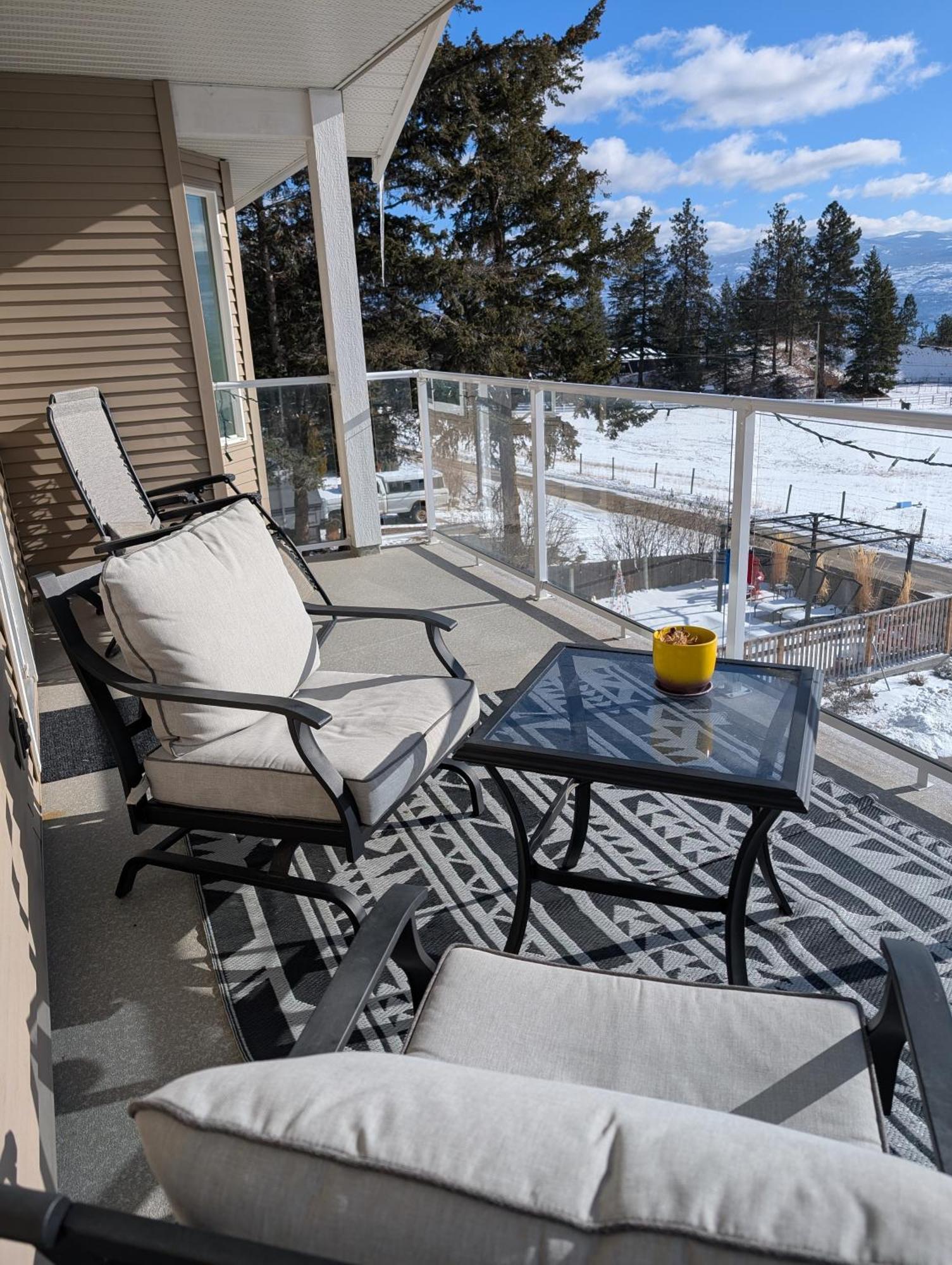 Salish B&B And Spa Вест-Келоуна Экстерьер фото