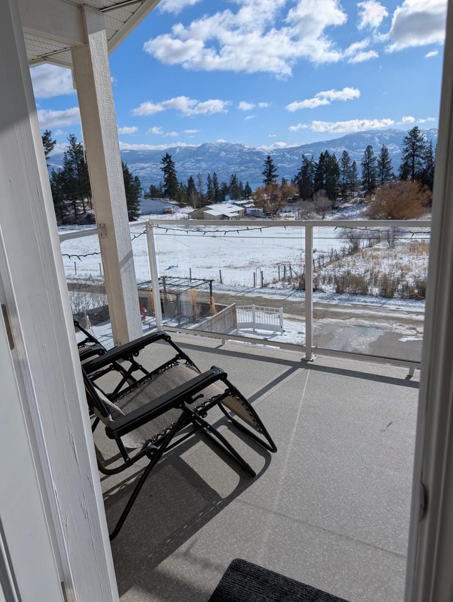 Salish B&B And Spa Вест-Келоуна Экстерьер фото